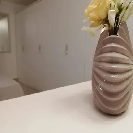 #more4less Casa Vacanza 100mq 2 Bagni Parcheggio Incluso アパート マテーラ