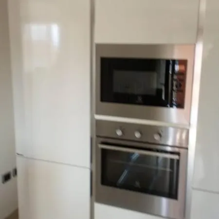 アパート #more4less Casa Vacanza 100mq 2 Bagni Parcheggio Incluso *