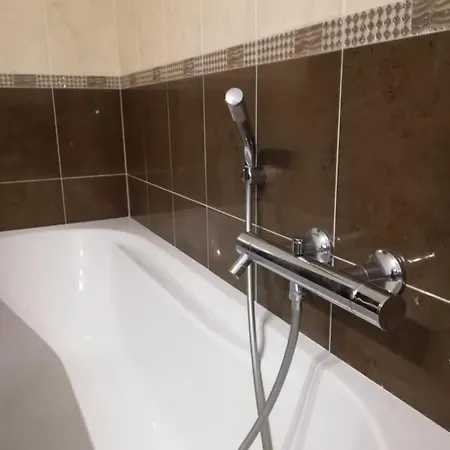#more4less Casa Vacanza 100mq 2 Bagni Parcheggio Incluso מטרה